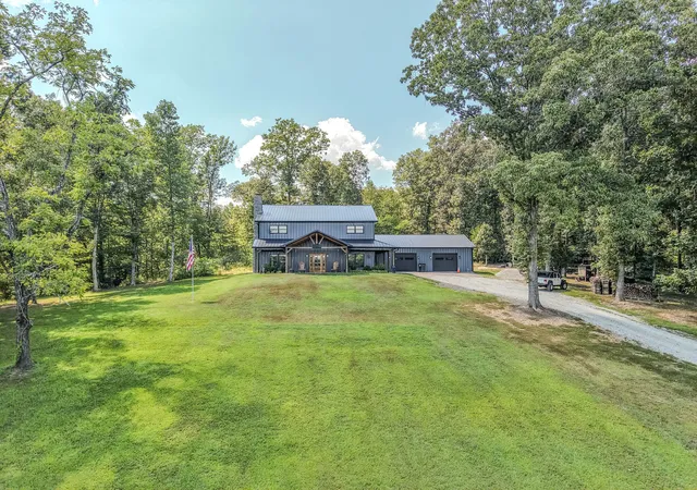 Photo 4 of Single family home for sale at 304 Salem Rd, Centerville, TN 37033 | MLS# 3531667 | Listing updated on 2026-09-04