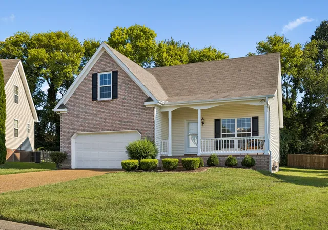 Photo 2 of Single family home for sale at 1002 Persimmon Dr, Spring Hill, TN 37174 | MLS# 3541534 | Listing updated on 2026-10-07