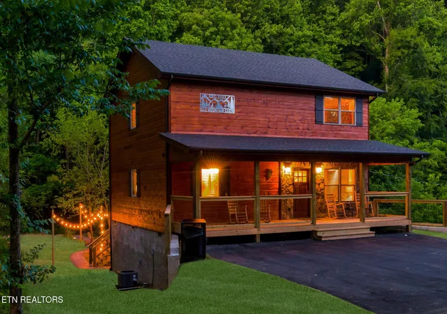 Photo 1 of Single family home for sale at 3211 Old Mountain Rd, Sevierville, TN 37876 | MLS# 3531354 | Listing updated on 2026-09-08