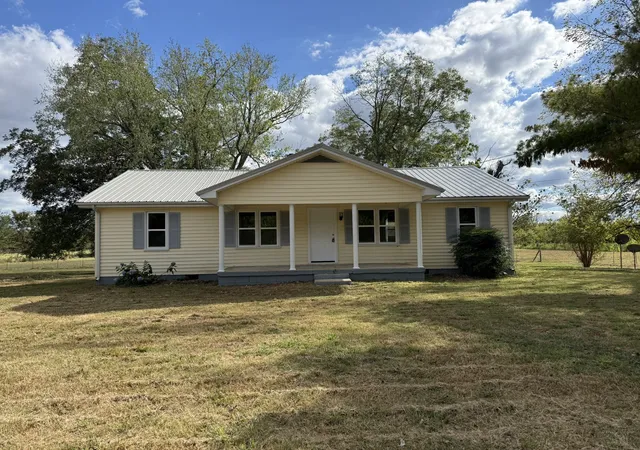Photo 1 of Single family home for sale at 447 Pepper Hl Rd, Bell Buckle, TN 37020 | MLS# 3601387 | Listing updated on 2026-09-26