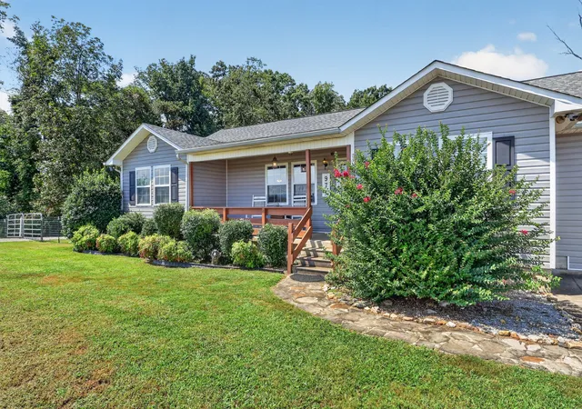 Photo 3 of Single family home for sale at 971 Sherrill Rd, Decherd, TN 37324 | MLS# 3531612 | Listing updated on 2026-09-22