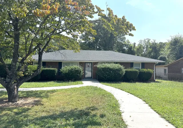 Photo 2 of Single family home for sale at 1132 White Blvd, Murfreesboro, TN 37129 | MLS# 3541557 | Listing updated on 2026-09-04