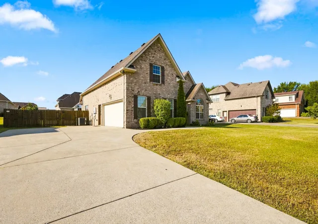 Photo 3 of Single family home for sale at 1734 Bear Paw Ln, Murfreesboro, TN 37130 | MLS# 3542061 | Listing updated on 2026-09-04