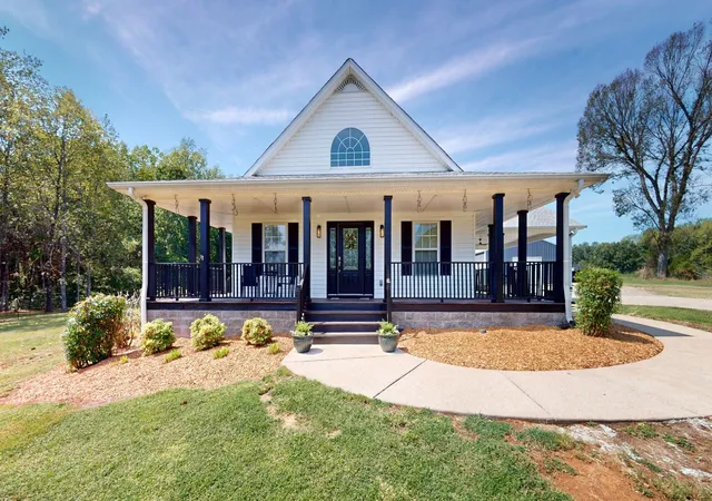 Single family home for sale at 305 Maxwell Branch Rd, Cottontown, TN 37048 | MLS# 3545631