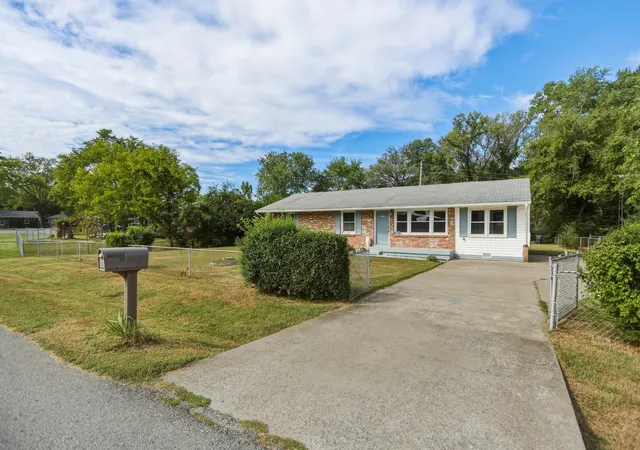 Single family home for sale at 203 Rebecca Ln, Clarksville, TN 37042 | MLS# 3531473