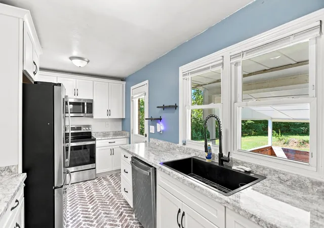 Photo 3 of Single family home for sale at 203 Rebecca Ln, Clarksville, TN 37042 | MLS# 3531473 | Listing updated on 2026-09-06