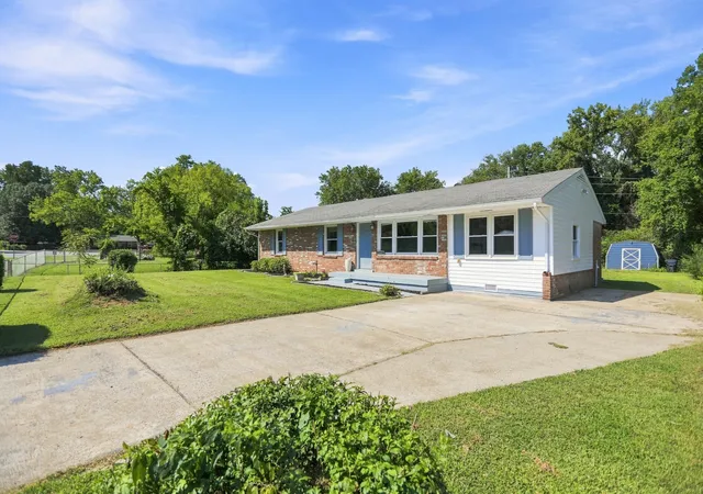 Photo 4 of Single family home for sale at 203 Rebecca Ln, Clarksville, TN 37042 | MLS# 3531473 | Listing updated on 2026-09-06