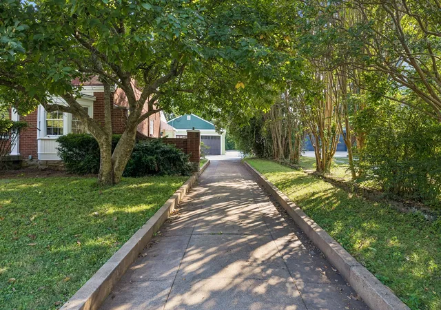 Photo 3 of Single family home for sale at 1310 Riverwood Dr, Nashville, TN 37216 | MLS# 3542798 | Listing updated on 2026-09-21