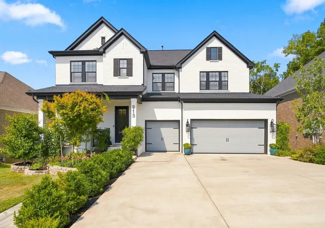 Photo 2 of Mansion for sale at 913 Tynan Way, Nolensville, TN 37135 | MLS# 3543034 | Listing updated on 2026-09-16
