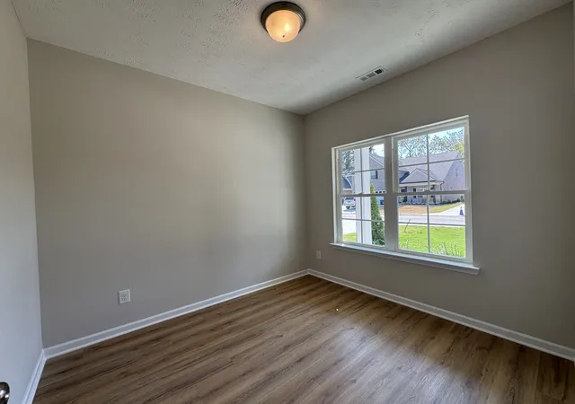 Photo 2 of Single family home for sale at 72 Laurel View St, Manchester, TN 37355 | MLS# 3531549 | Listing updated on 2026-09-12