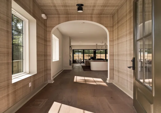 Photo 4 of Single family home for sale at 527 Elaine Ave, Nashville, TN 37209 | MLS# 3541039 | Listing updated on 2026-09-13