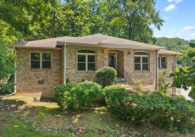 Photo 1 of Single family home for sale at 8008 Quail Crk Rd, Nashville, TN 37221 | MLS# 3531610 | Listing updated on 2026-09-17