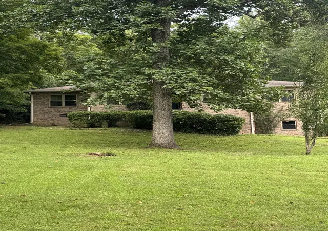 Photo 4 of Single family home for sale at 8008 Quail Crk Rd, Nashville, TN 37221 | MLS# 3531610 | Listing updated on 2026-09-17