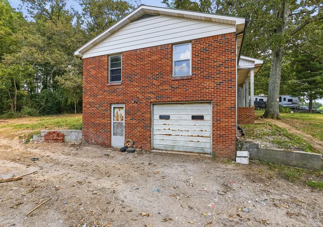 Photo 3 of Single family home for sale at 76 Gay Rd, Mc Minnville, TN 37110 | MLS# 3540315 | Listing updated on 2026-09-03
