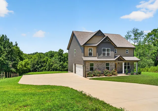 Photo 2 of Single family home for sale at 965 Palmyra Rd, Clarksville, TN 37040 | MLS# 3531649 | Listing updated on 2026-09-03