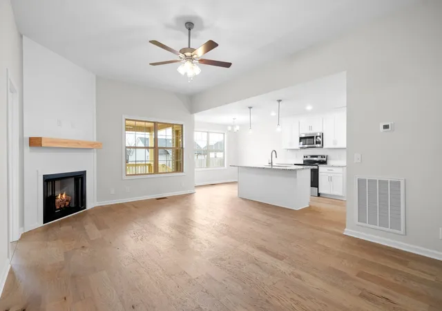 Photo 3 of Single family home for sale at 1490 Hallies Way, Clarksville, TN 37042 | MLS# 3541293 | Listing updated on 2026-09-04