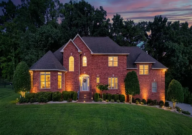 Photo 1 of Single family home for sale at 2006 Mossy Oak Cir, Clarksville, TN 37043 | MLS# 3541104 | Listing updated on 2026-09-17
