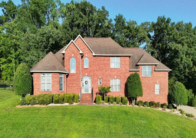 Photo 2 of Single family home for sale at 2006 Mossy Oak Cir, Clarksville, TN 37043 | MLS# 3541104 | Listing updated on 2026-09-17