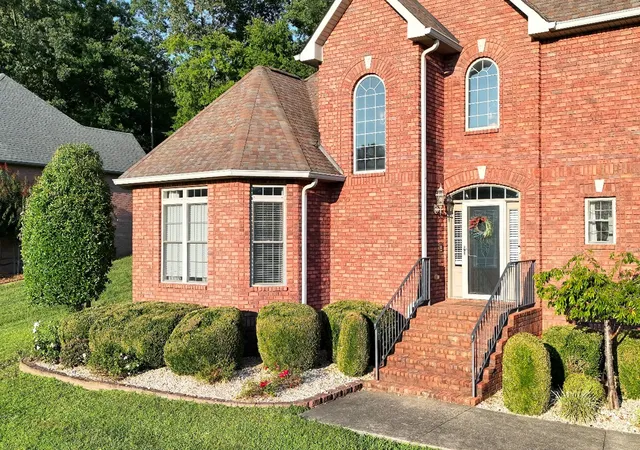 Photo 3 of Single family home for sale at 2006 Mossy Oak Cir, Clarksville, TN 37043 | MLS# 3541104 | Listing updated on 2026-09-17