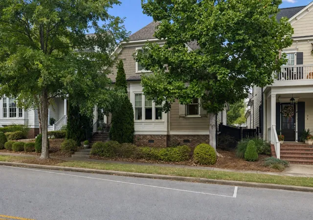 Photo 2 of Single family home for sale at 96 Poplar St, Franklin, TN 37064 | MLS# 3541271 | Listing updated on 2026-09-14