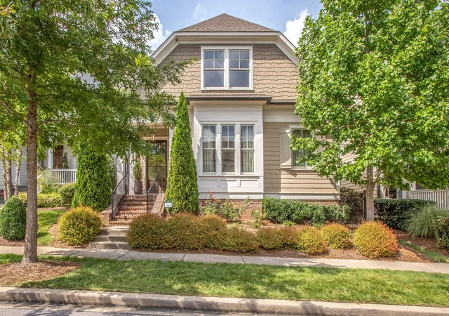 Photo 2 of Single family home for sale at 96 Poplar St, Franklin, TN 37064 | MLS# 3541271 | Listing updated on 2026-09-14