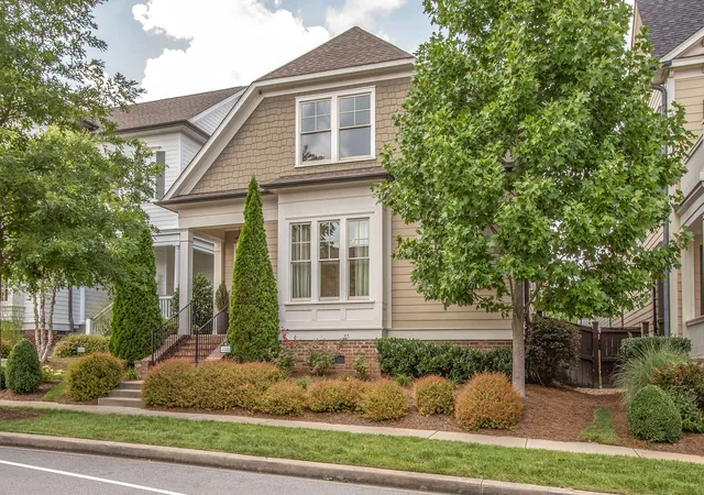 Photo 3 of Single family home for sale at 96 Poplar St, Franklin, TN 37064 | MLS# 3541271 | Listing updated on 2026-09-14