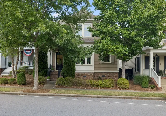 Photo 4 of Single family home for sale at 96 Poplar St, Franklin, TN 37064 | MLS# 3541271 | Listing updated on 2026-09-14