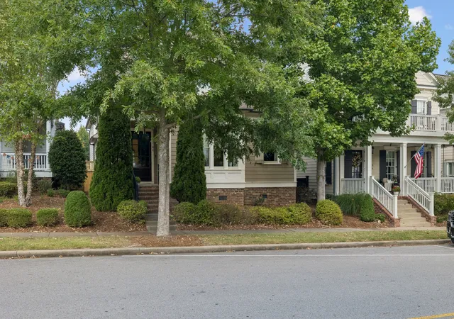 Photo 4 of Single family home for sale at 96 Poplar St, Franklin, TN 37064 | MLS# 3541271 | Listing updated on 2026-10-29