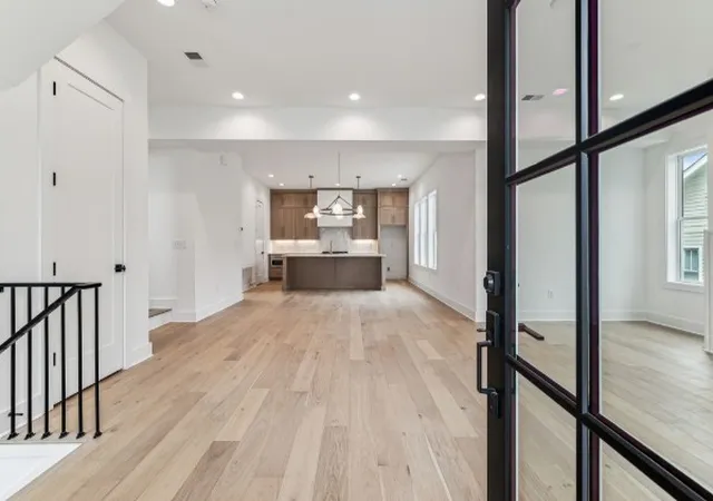 Photo 3 of Single family home for sale at 902a Douglas Ave, Nashville, TN 37206 | MLS# 3531722 | Listing updated on 2026-09-06