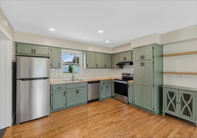 Photo 3 of Single family home for sale at 2706 Driftwood Dr, Springfield, TN 37172 | MLS# 3531711 | Listing updated on 2026-09-23