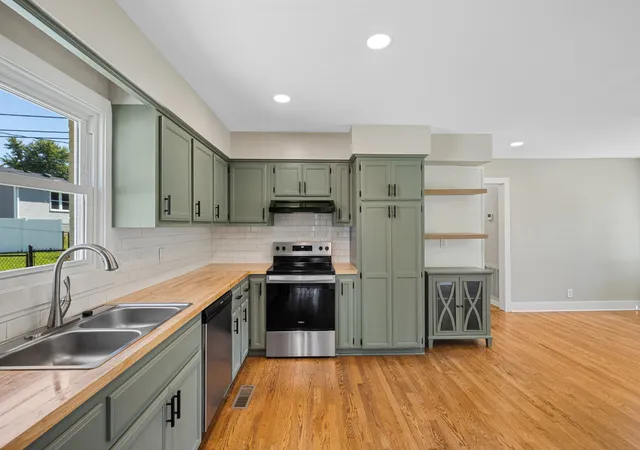 Photo 3 of Single family home for sale at 2706 Driftwood Dr, Springfield, TN 37172 | MLS# 3531711 | Listing updated on 2026-09-23