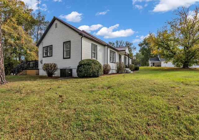Photo 2 of Single family home for sale at 3094 Williamsport Pike, Columbia, TN 38401 | MLS# 3531683 | Listing updated on 2026-09-03