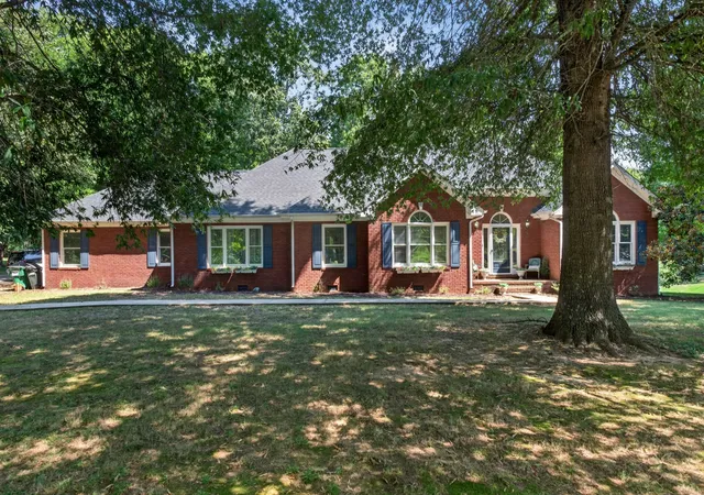 Photo 1 of Sale Pending at 145 E Laurel Ave, Mc Minnville, TN 37110 | MLS# 3541257 | Listing updated on 2026-10-02