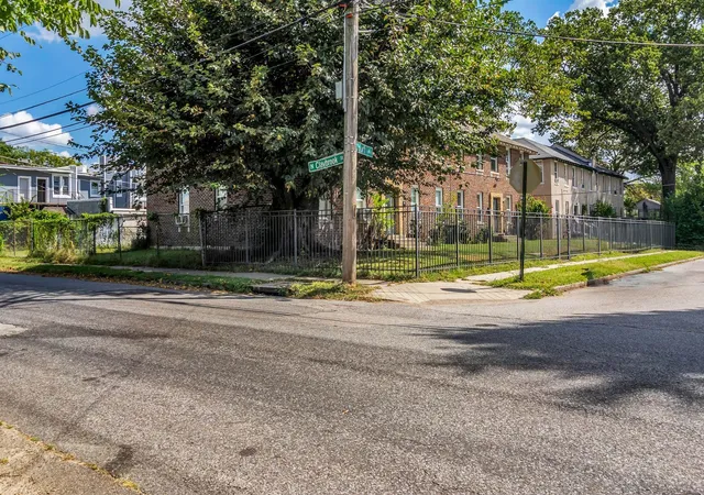Photo 2 of Multi family home for sale at 1292 Court Ave, Memphis, TN 38104 | MLS# 3531690 | Listing updated on 2026-09-03