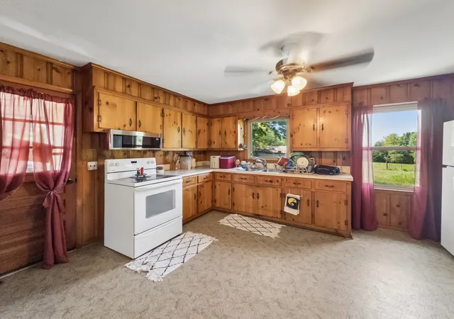 Photo 3 of Multi family home for sale at 394 Pike Hl Rd, Mc Minnville, TN 37110 | MLS# 3540372 | Listing updated on 2026-09-14