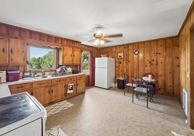 Photo 4 of Multi family home for sale at 394 Pike Hl Rd, Mc Minnville, TN 37110 | MLS# 3540372 | Listing updated on 2026-09-14