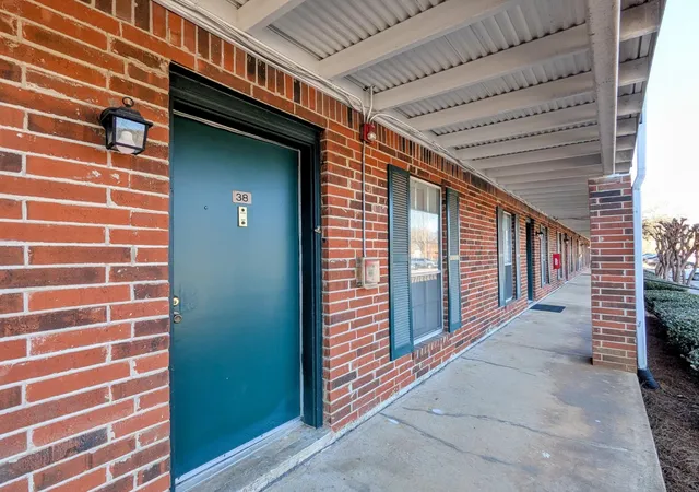 Photo 2 of Condo for sale at 900 Mountain Crk Rd, Chattanooga, TN 37405 | MLS# 3531747 | Listing updated on 2026-09-03