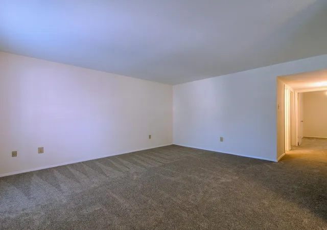 Photo 3 of Condo for sale at 900 Mountain Crk Rd, Chattanooga, TN 37405 | MLS# 3531747 | Listing updated on 2026-09-03