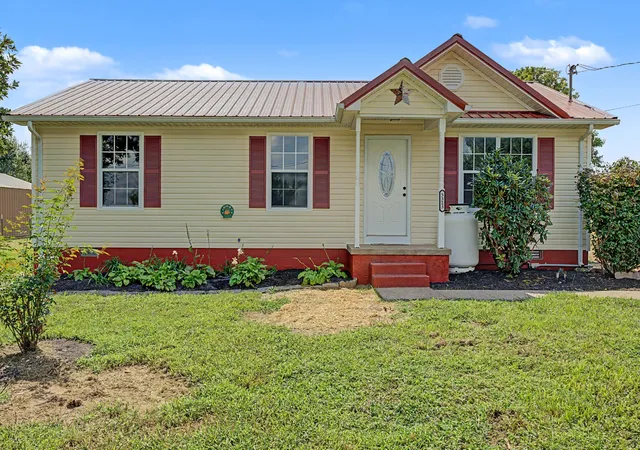 Photo 1 of Single family home for sale at 5323 Roaring Springs Rd, Cadiz, KY 42211 | MLS# 3531749 | Listing updated on 2026-09-03