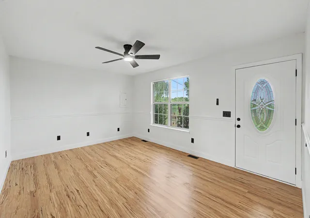 Photo 3 of Single family home for sale at 5323 Roaring Springs Rd, Cadiz, KY 42211 | MLS# 3531749 | Listing updated on 2026-09-03