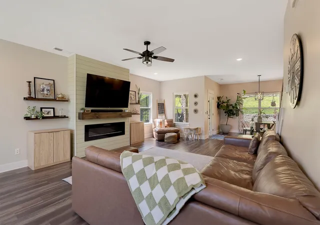 Photo 2 of Single family home for sale at 7908 Silver Oak Ct, Mount Juliet, TN 37122 | MLS# 3543222 | Listing updated on 2026-10-02
