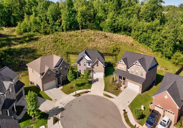 Photo 3 of Single family home for sale at 7908 Silver Oak Ct, Mount Juliet, TN 37122 | MLS# 3543222 | Listing updated on 2026-10-02