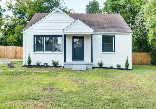 Photo 1 of Single family home for sale at 1100 Gibson Dr, Madison, TN 37115 | MLS# 3531755 | Listing updated on 2026-09-16