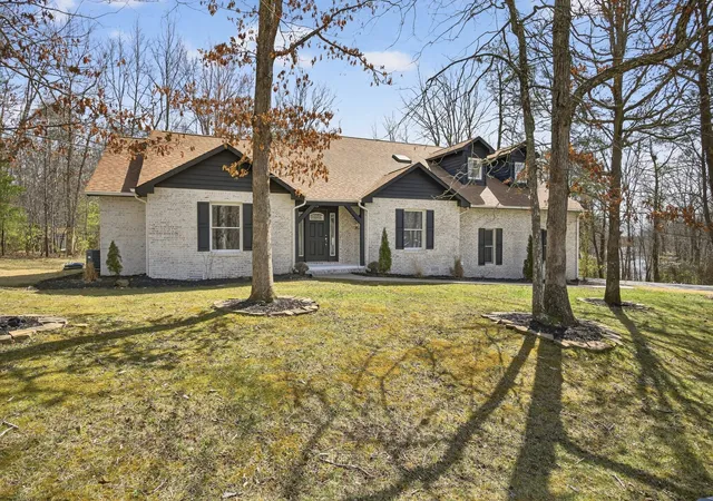 Photo 1 of Single family home for sale at 204 Meadowview Dr, Crossville, TN 38558 | MLS# 3531753 | Listing updated on 2026-09-21
