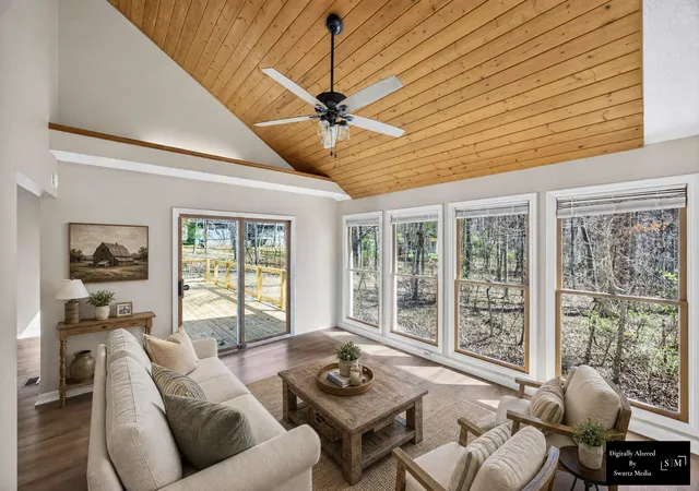 Photo 3 of Single family home for sale at 204 Meadowview Dr, Crossville, TN 38558 | MLS# 3531753 | Listing updated on 2026-10-07