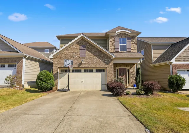 Photo 2 of Single family home for sale at 1025 Hemlock Dr, Spring Hill, TN 37174 | MLS# 3597493 | Listing updated on 2026-09-27