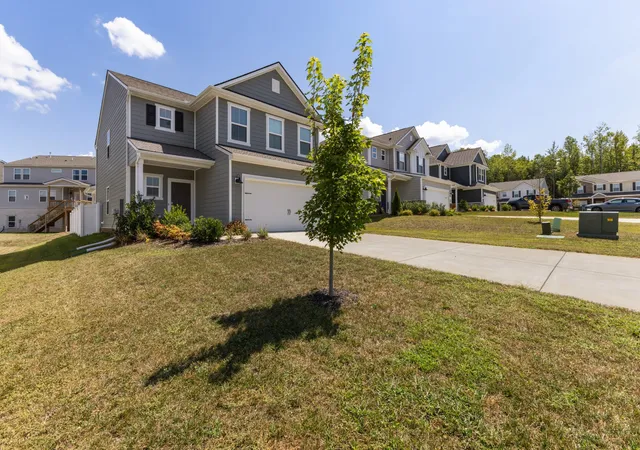 Photo 3 of Sale Pending at 414 Valley View Dr, White House, TN 37188 | MLS# 3540368 | Listing updated on 2026-10-06