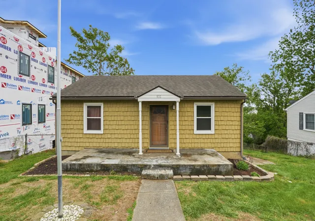 Photo 1 of Single family home for sale at 931 South 13th Ct, Nashville, TN 37206 | MLS# 3531779 | Listing updated on 2026-09-03