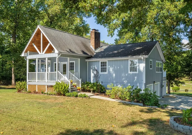 Photo 2 of Single family home for sale at 2257 N Shore Acres Rd, Soddy Daisy, TN 37379 | MLS# 3542056 | Listing updated on 2026-09-04