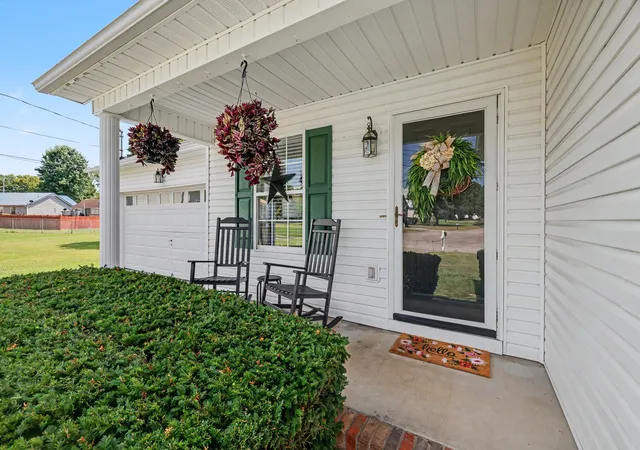 Photo 2 of Single family home for sale at 718 Paige Ct, Columbia, TN 38401 | MLS# 3542503 | Listing updated on 2026-09-05